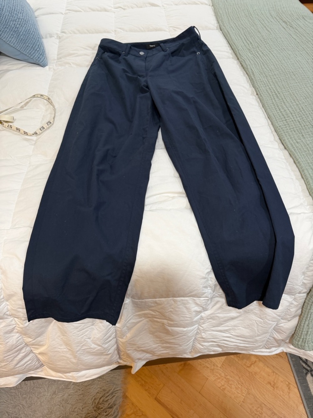 Women’s Theory drop curve small Barr pant NWT feather chino  Navy barreLeg Pants